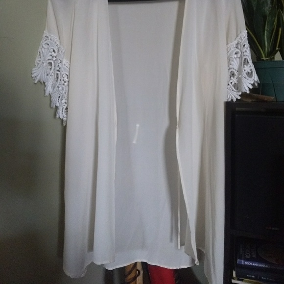 Stone Cold Fox Fox Robe In Ivory Silk - Picture 8 of 8